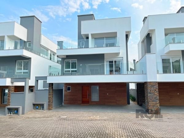 Casa Condominio com 364m², 3 dormitórios no bairro Pedra Redonda em Porto Alegre