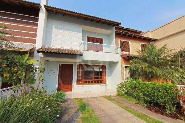 Casa à venda com 3 quartos, 130m² - Foto 1