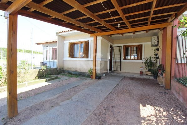 Casa à venda com 3 quartos, 63m² - Foto 1