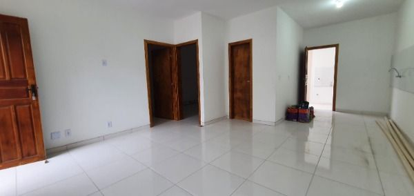 Casa à venda com 2 quartos, 65m² - Foto 2