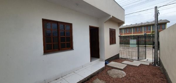 Casa à venda com 2 quartos, 65m² - Foto 1