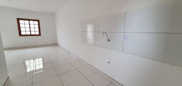 Casa à venda com 2 quartos, 65m² - Foto 3