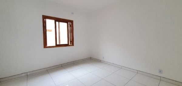 Casa à venda com 2 quartos, 65m² - Foto 4