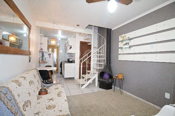 Casa à venda com 3 quartos, 72m² - Foto 2