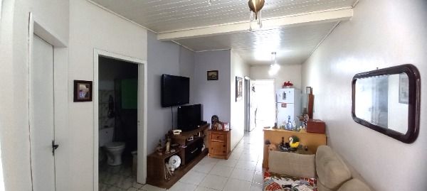 Casa à venda com 2 quartos, 60m² - Foto 2