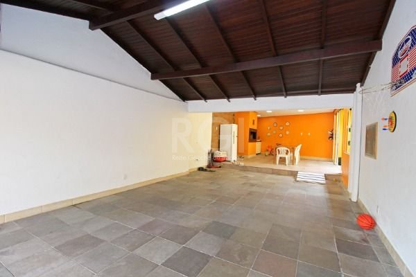 Casa à venda com 4 quartos, 221m² - Foto 35