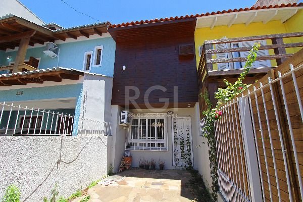 Casa à venda com 2 quartos, 93m² - Foto 2