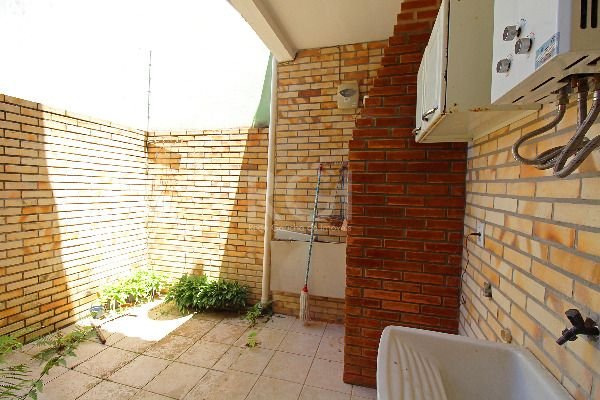 Casa à venda com 2 quartos, 93m² - Foto 10