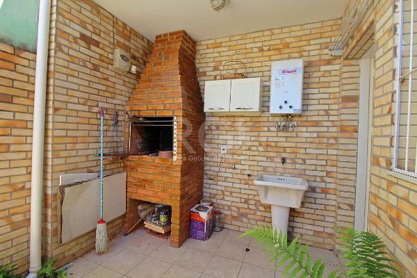 Casa à venda com 2 quartos, 93m² - Foto 11