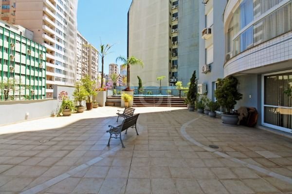 Apartamento à venda com 2 quartos, 69m² - Foto 44