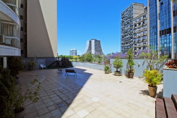 Apartamento à venda com 2 quartos, 69m² - Foto 47