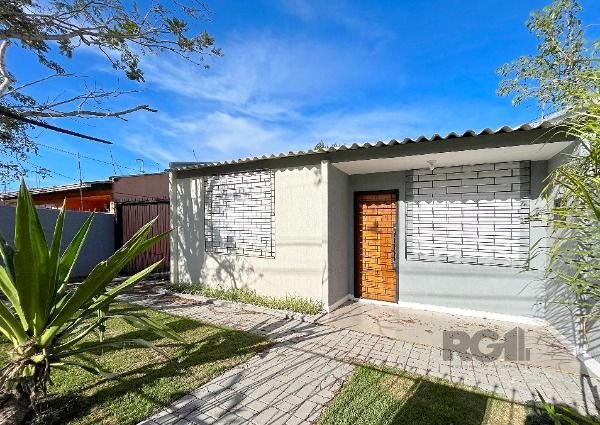 Casa com 70m², 3 dormitórios, 2 vagas no bairro Aberta dos Morros em Porto Alegre para Comprar