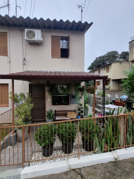 Casa Condominio à venda com 2 quartos, 50m², 1 vaga, Avenida Vicente Monteggia no bairro Vila Nova em Porto Alegre