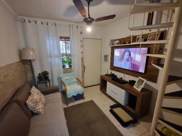 Casa Condominio à venda com 2 quartos, 50m², 1 vaga, Avenida Vicente Monteggia no bairro Vila Nova em Porto Alegre