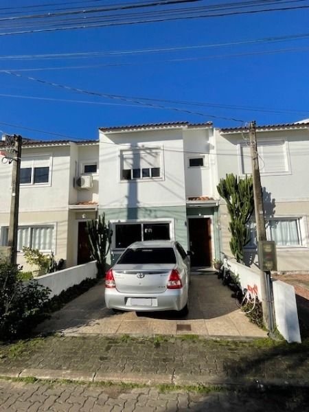 Casa Condominio à venda com 3 quartos, 147m², 1 suíte, 2 vagas, Avenida Edgar Pires de Castro no bairro Hípica em Porto Alegre