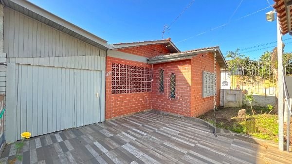 Casa com 150m², 3 dormitórios no bairro Nonoai em Porto Alegre