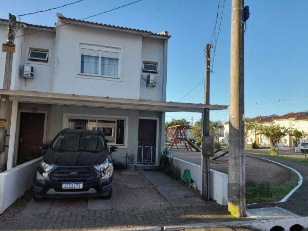 Casa Condominio à venda com 3 quartos, 144m², 1 suíte, 2 vagas, Avenida Edgar Pires De Castro no bairro Hípica em Porto Alegre