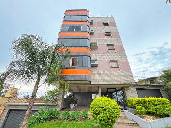 Apartamento com 108m², 3 dormitórios no bairro Menino Deus em Porto Alegre