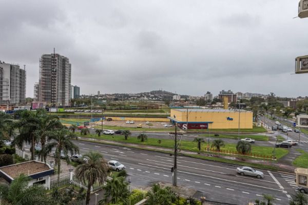 Apartamento com 90m², 3 dormitórios no bairro Cristal em Porto Alegre