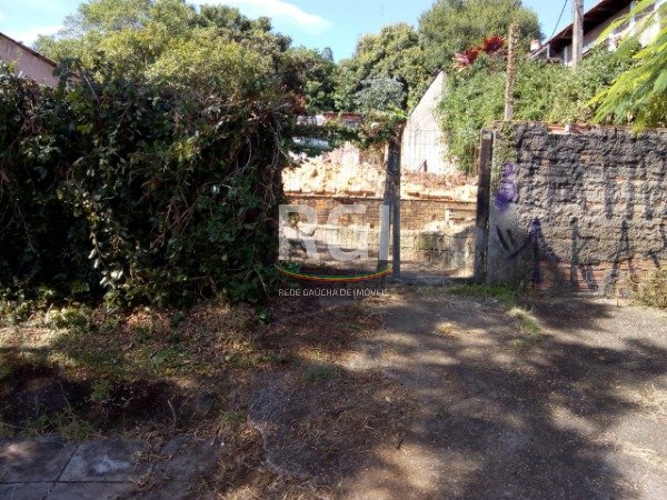 Terreno com 300m² no bairro Tristeza em Porto Alegre