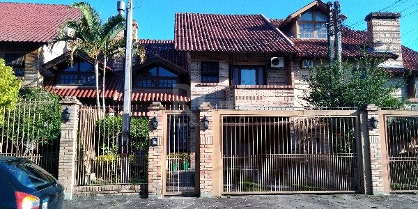 Casa à venda com 176m², 3 quartos, 1 suíte, 2 vagas no bairro Ipanema em Porto Alegre