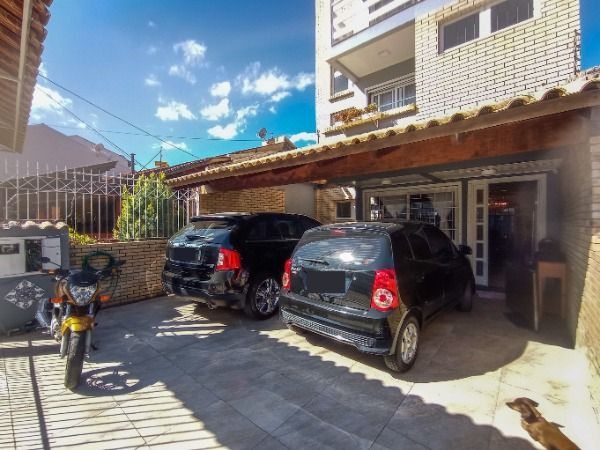 Casa à venda com 3 quartos, 189m² - Foto 2