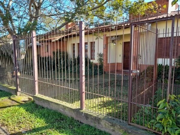 Casa à venda com 3 quartos, 153m² - Foto 1