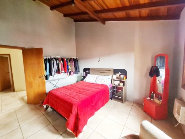 Casa à venda com 4 quartos, 226m² - Foto 16