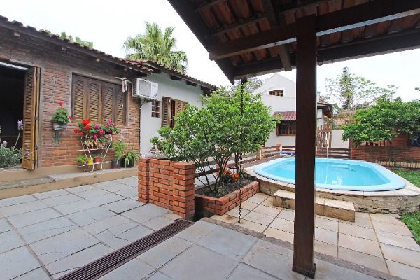 Casa à venda com 5 quartos, 240m² - Foto 33