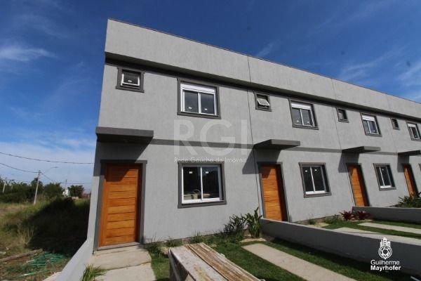 Casa à venda com 3 quartos, 87m² - Foto 1