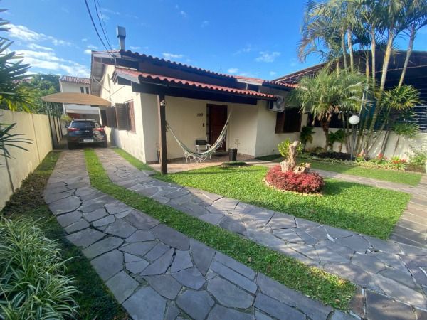 Casa à venda com 2 quartos, 300m² - Foto 2