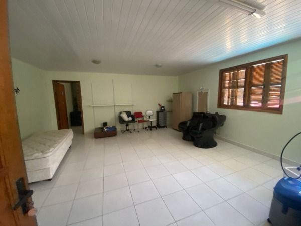 Casa à venda com 2 quartos, 300m² - Foto 12