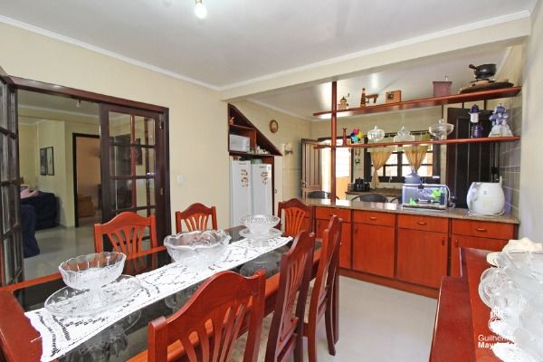 Casa à venda com 5 quartos, 323m² - Foto 9