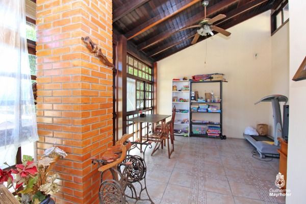 Casa à venda com 5 quartos, 323m² - Foto 27