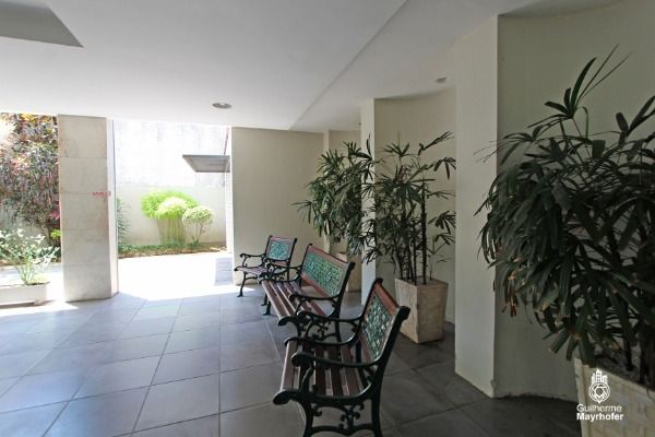 Apartamento à venda com 2 quartos, 82m² - Foto 2