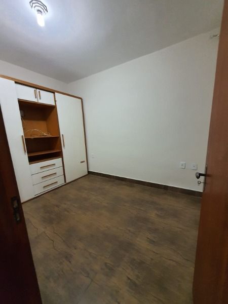 Casa à venda com 4 quartos, 250m² - Foto 12