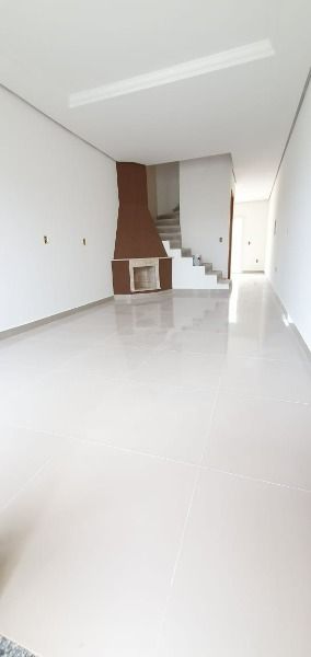 Casa à venda com 2 quartos, 97m² - Foto 2