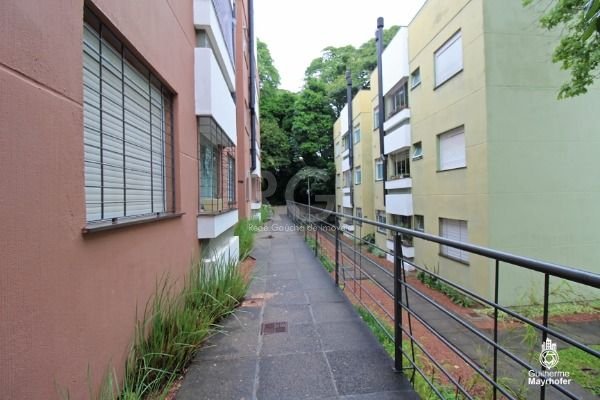 Apartamento à venda com 3 quartos, 67m², 1 vaga, Rua Mura no bairro Guarujá em Porto Alegre