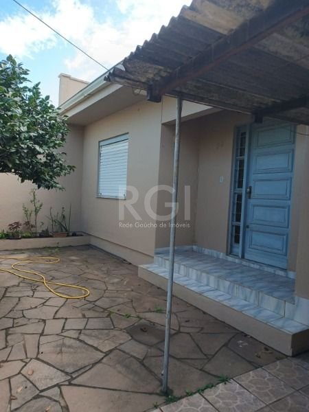 Casa à venda com 3 quartos, 180m² - Foto 1