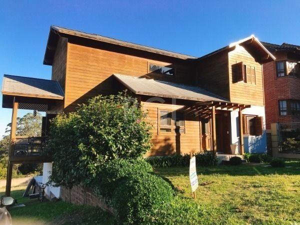 Casa de Condomínio à venda com 3 quartos, 245m² - Foto 2