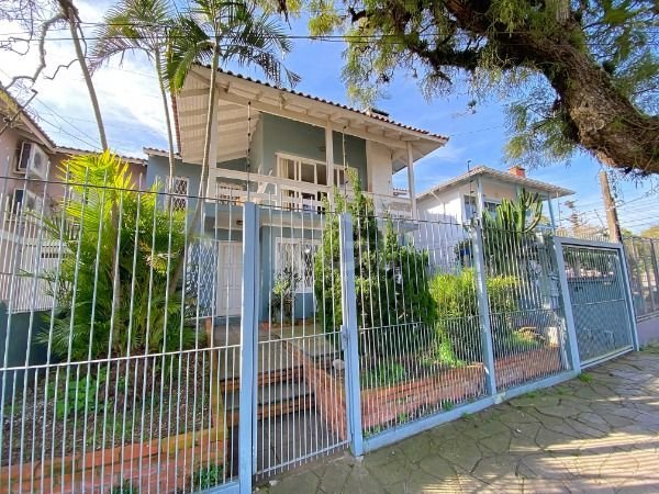 Casa à venda com 4 quartos, 225m² - Foto 4